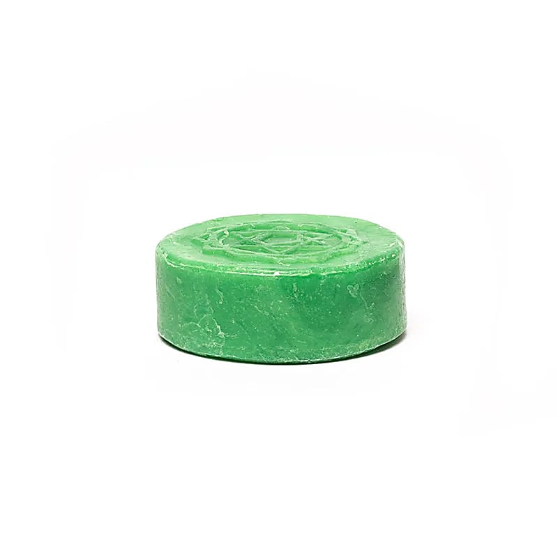 Holy Lama jabón chakra del corazón en hoja de palma
