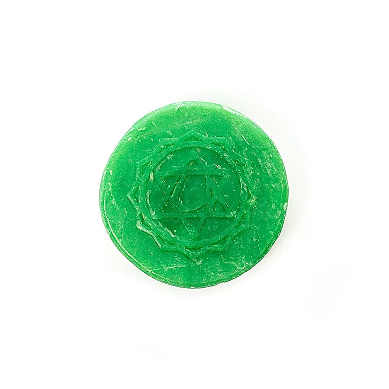 Holy Lama jabón chakra del corazón en hoja de palma