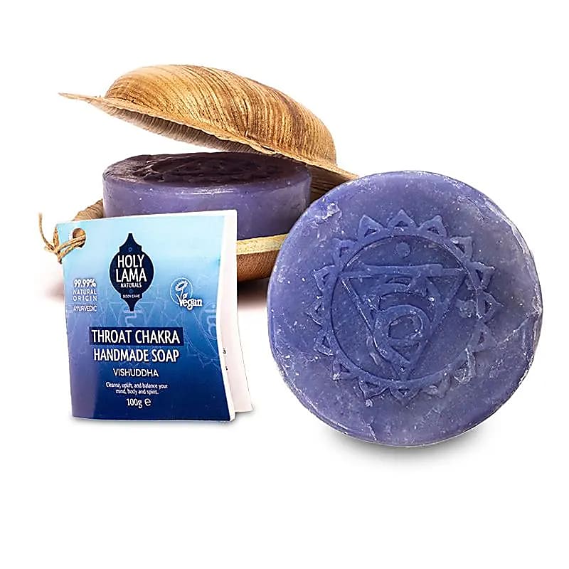 Holy Lama jabón chakra de la garganta en hoja de palma